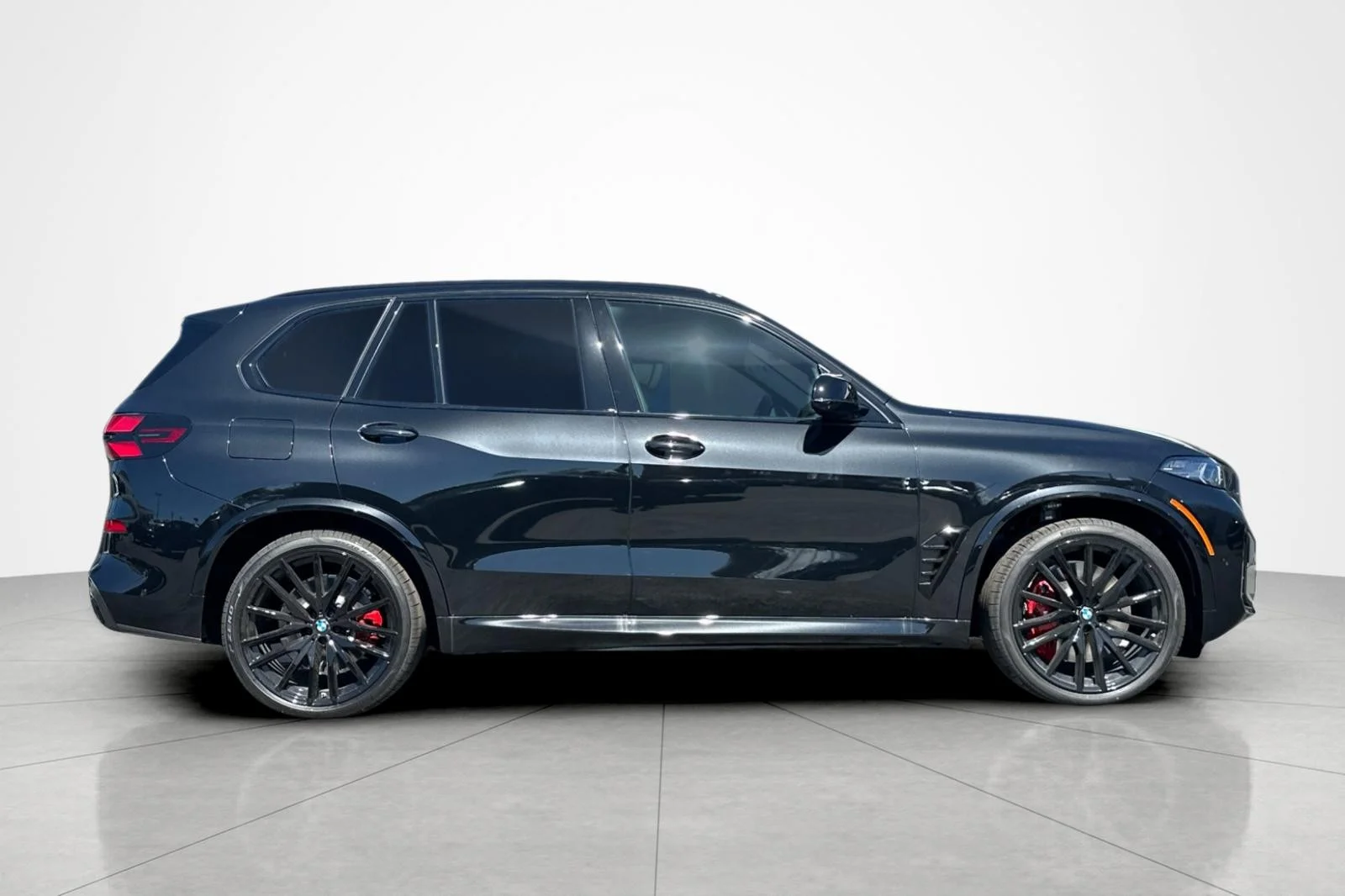 New 2026 Black Sapphire Metallic BMW M60i image 6