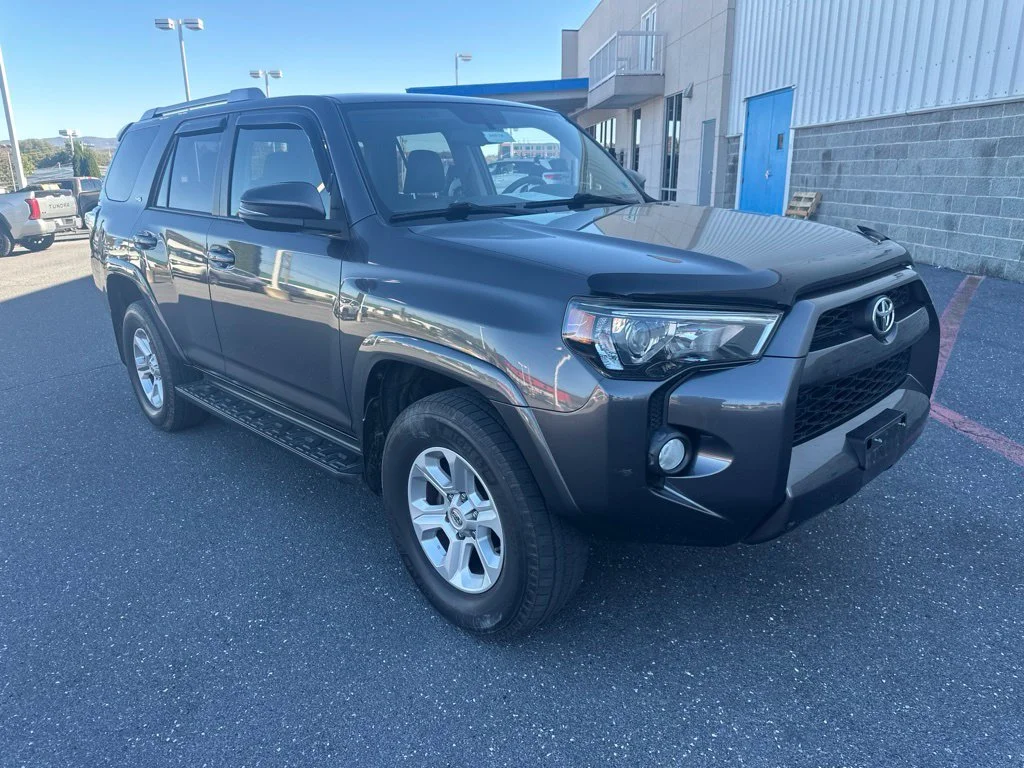 Used 2018 Magnetic Gray Metallic Toyota SR5 Premium image 1