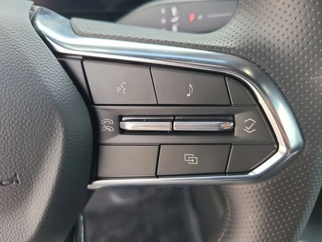 New 2025 Sterling Gray Metallic Chevrolet LT image 28