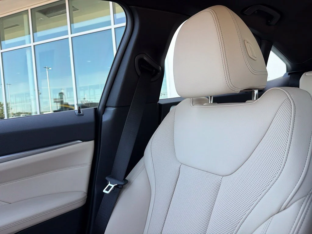 Used 2024 Gray BMW eDrive35 image 24