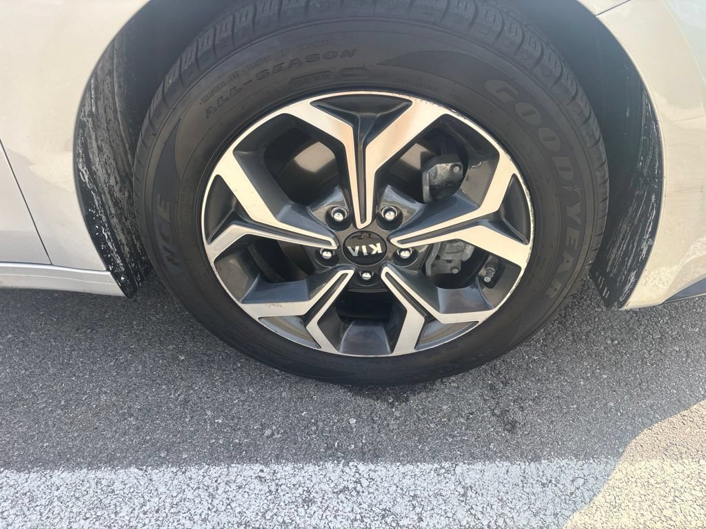 Used 2019 Silky Silver Kia LXS image 18