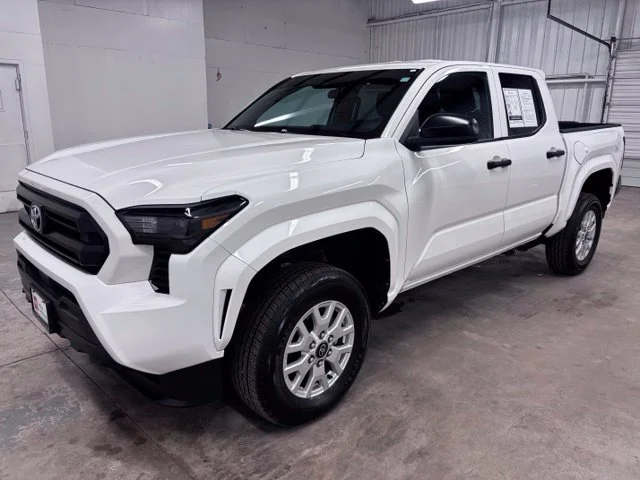 Used 2025 White Toyota SR image 3