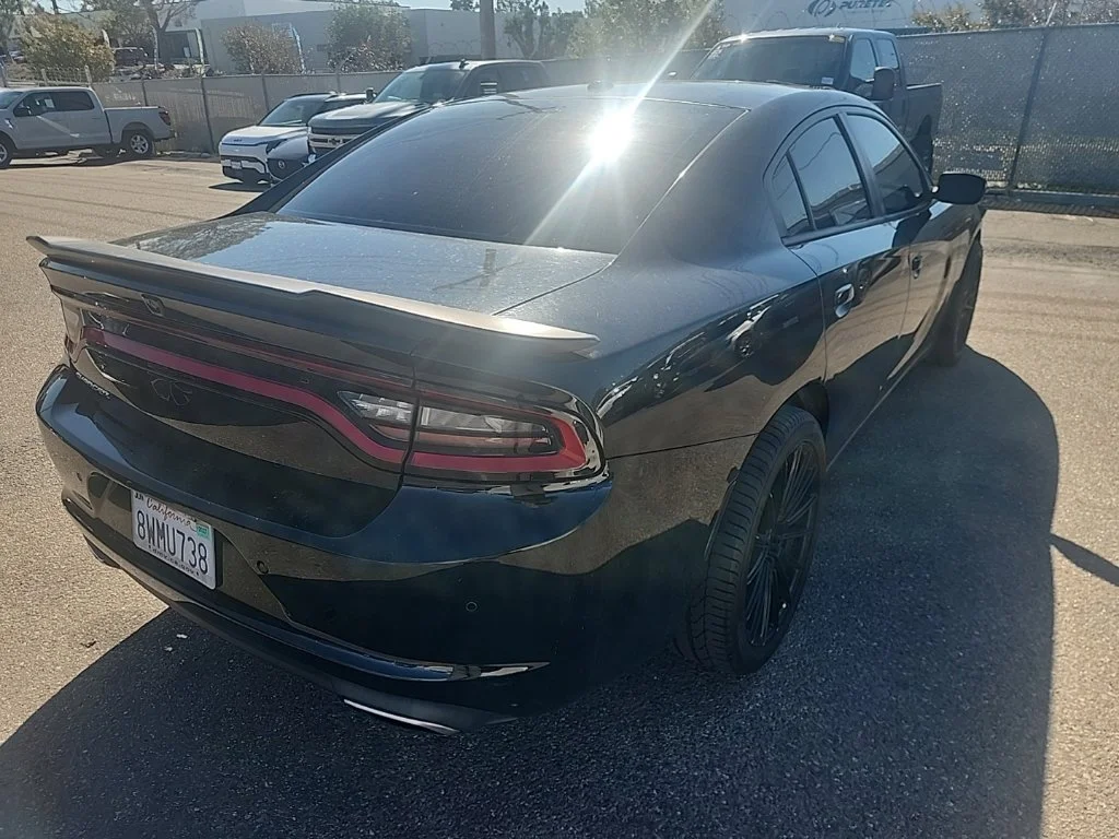 Used 2019 Black Dodge SXT image 12