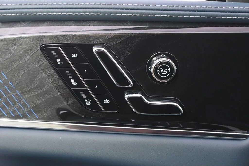 2025 Cadillac Escalade IQ Luxury 2 - Photo 14