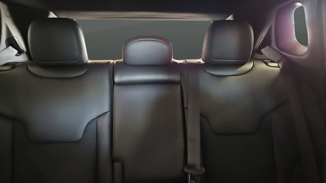 New 2026 Fathom Blue Pearl-Coat Exterior Paint Jeep Latitude image 24