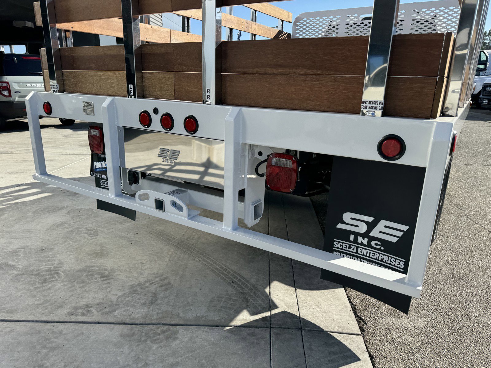 New 2024 Oxford White Ford F-550® XL image 11