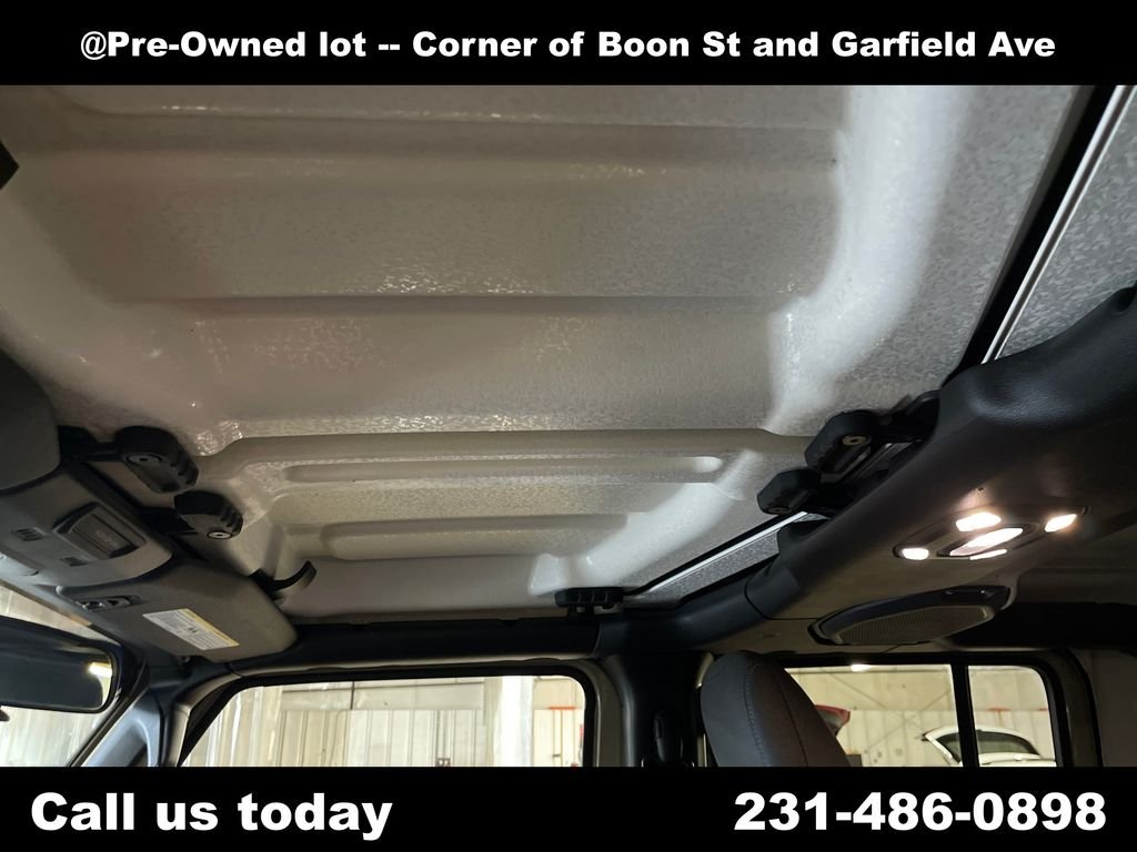 Used 2022 Beige Jeep Sport image 13