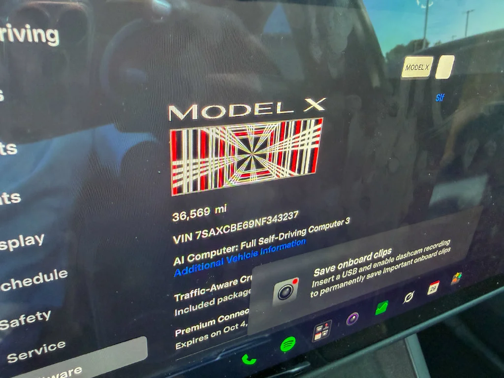 Used 2022 White Tesla Plaid image 19