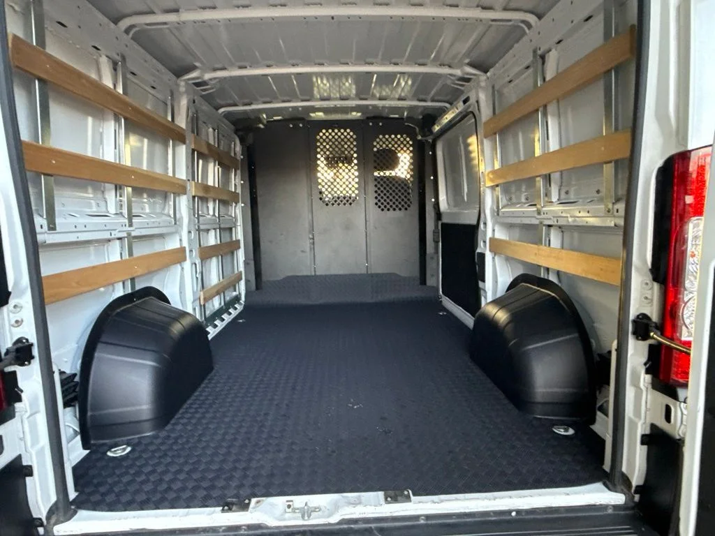 Used 2025 White Ram Base image 5
