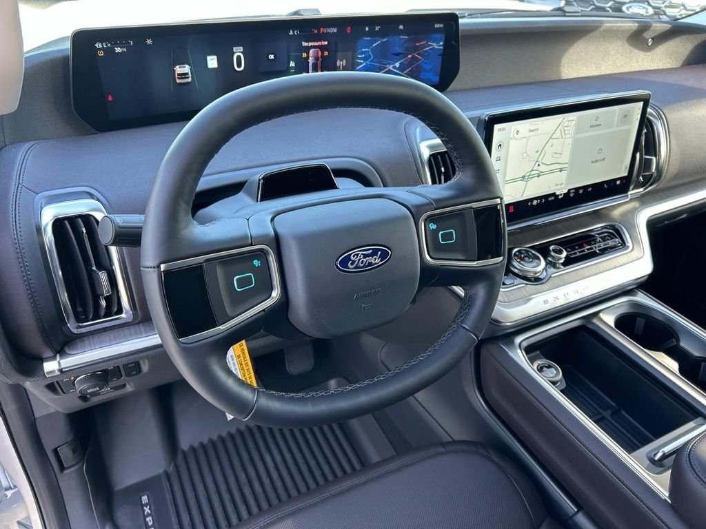 New 2026 Star White Metallic Tri-Coat Ford Platinum® image 12