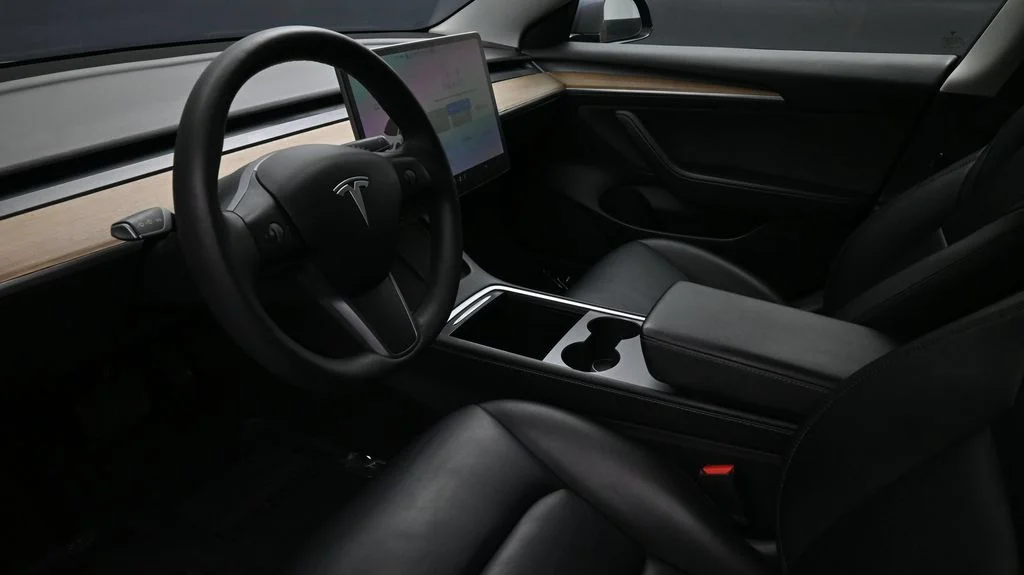 Used 2021 Gray Tesla Standard Range Plus image 7