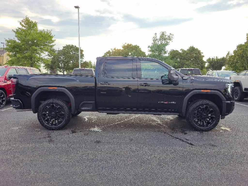 2026 GMC Sierra 2500HD AT4 - Photo 11