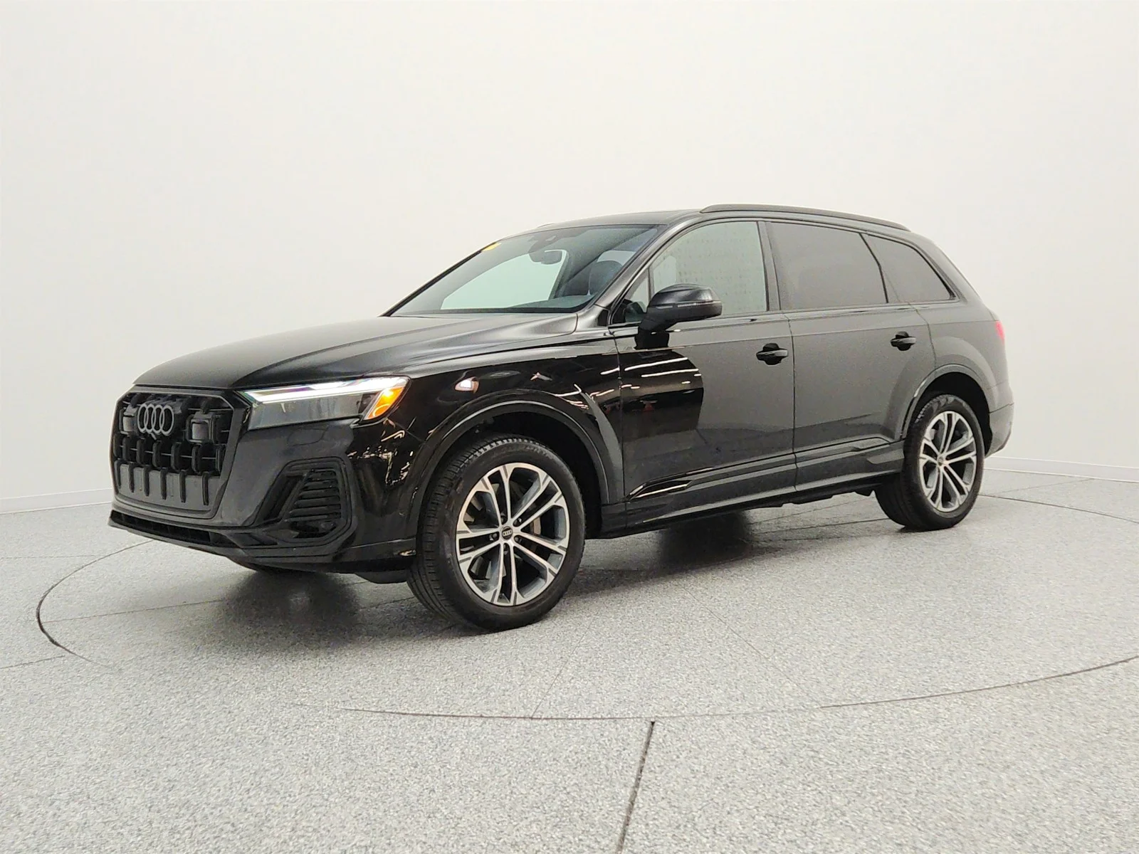 2025 Audi Q7 45 Premium Plus quattro Tiptronic's photo