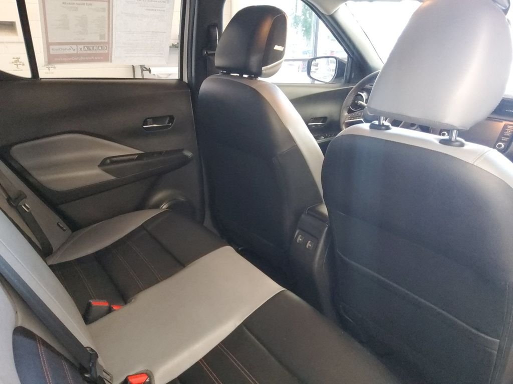 Used 2023 White Nissan SR image 17