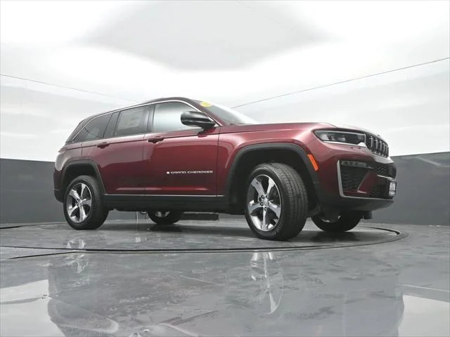 New 2026 Velvet Red Pearl-Coat Exterior Paint Jeep Limited image 35