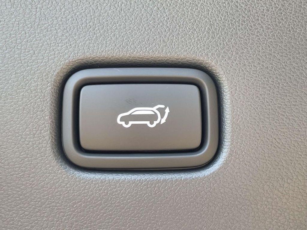 New 2026 White Hyundai SEL AWD image 10