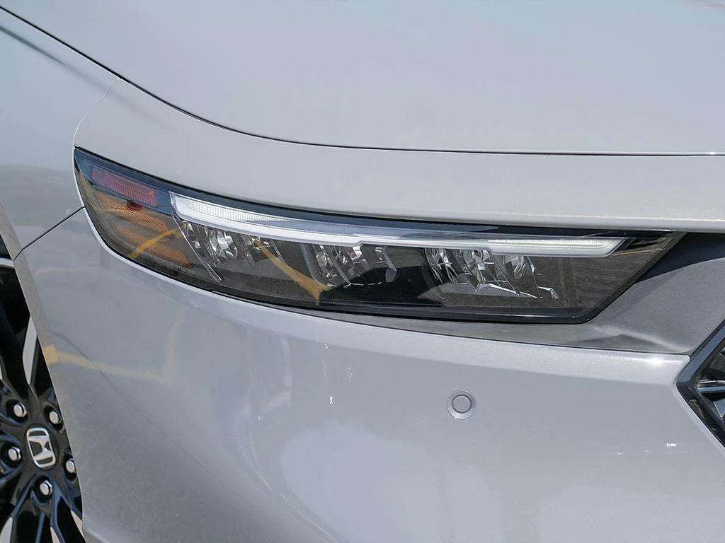 New 2026 Urban Grey Pearl Honda TOURING Touring comfort. Hybrid intelligence. image 10