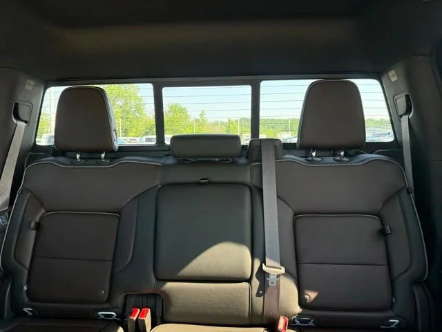 Used 2024 White Frost Tricoat GMC Denali image 37