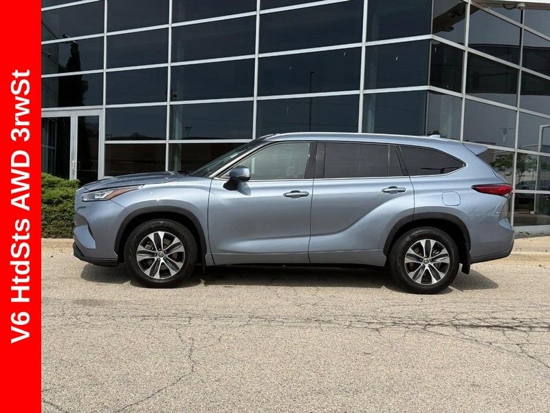Used 2020 Moon Dust Toyota XLE image 6