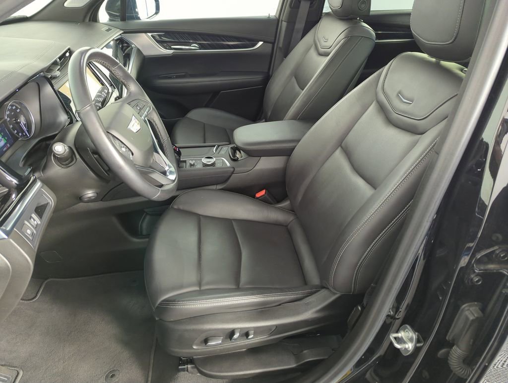 Certified Used 2025 Stellar Black Metallic Cadillac Premium Luxury image 11