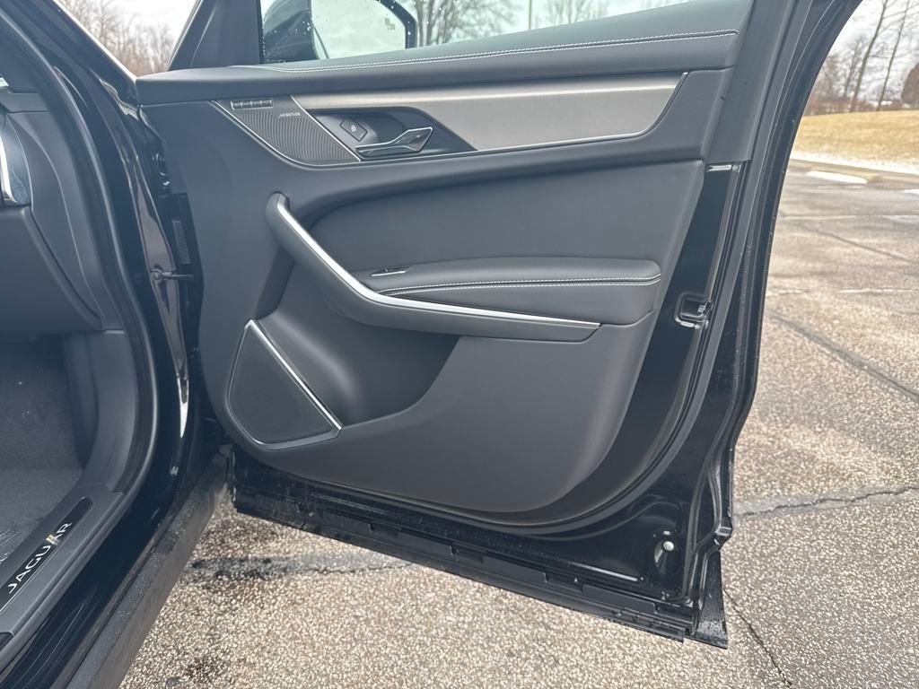 2026 Jaguar F-Pace R-Dynamic S - Photo 15