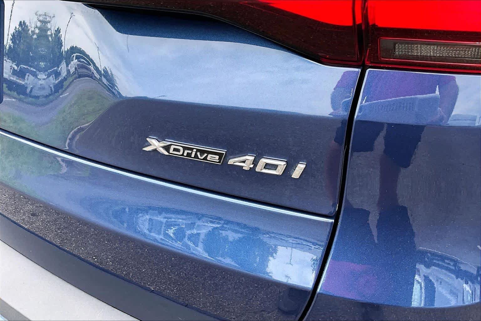Used 2023 Phytonic Blue Metallic BMW xDrive40i image 10