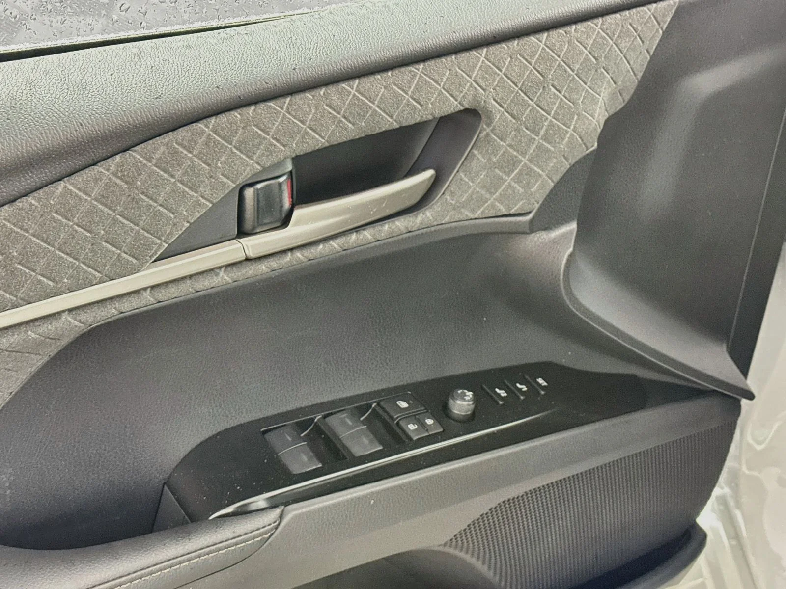 New 2026 Wind Chill Pearl <sup>1</sup> Toyota  XLE AWD image 10