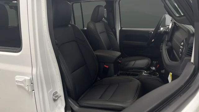 New 2026 Bright White Clear-Coat Exterior Paint Jeep Sahara image 33