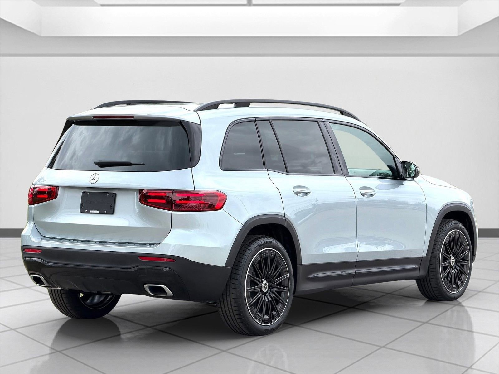 New 2026 Cirrus Silver Metallic Mercedes-Benz GLB 250 image 25