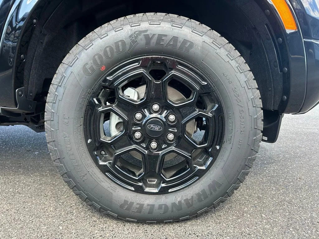New 2026 Shadow Black Ford XLT image 35