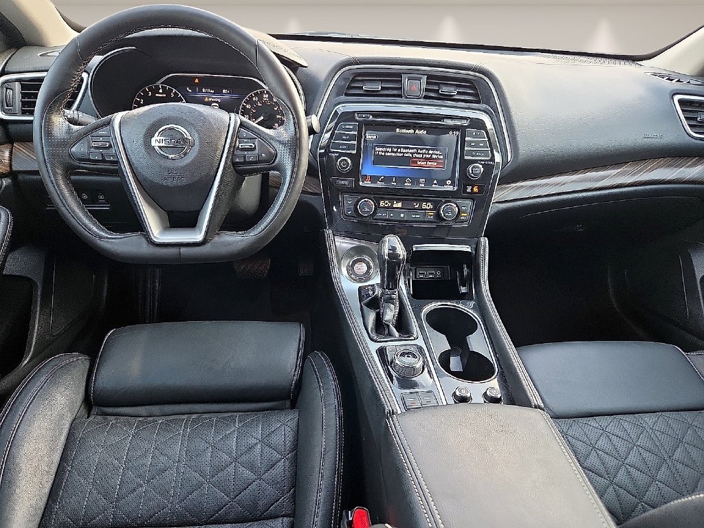 Used 2018 Black Nissan Platinum image 12