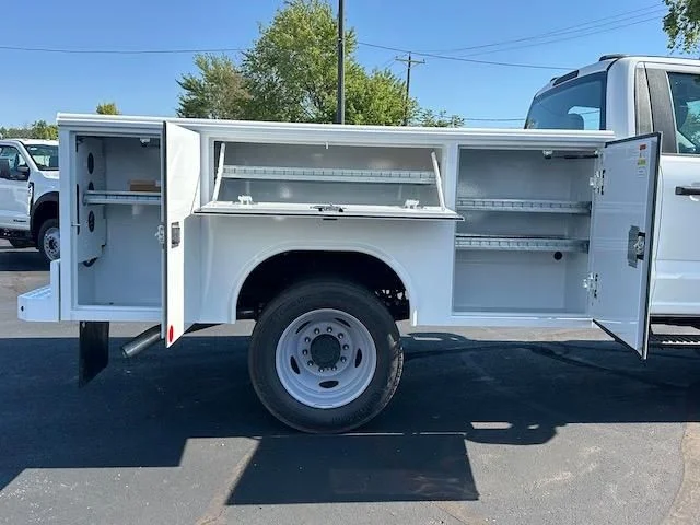2024 Ford F-450 Super Duty Chassis Cab XL - Photo 25