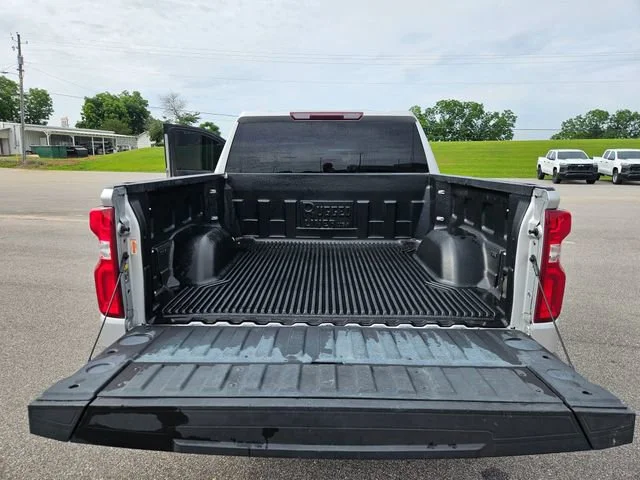 Used 2021 SILVER ICE METALLIC Chevrolet Custom image 22