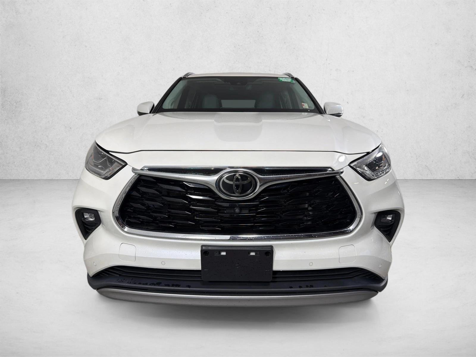 Certified Used 2021 Blizzard Pearl Toyota Platinum image 10
