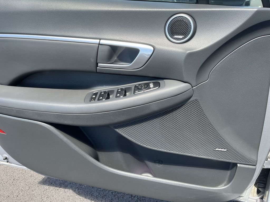 Used 2023 Silver Hyundai SEL Plus image 13