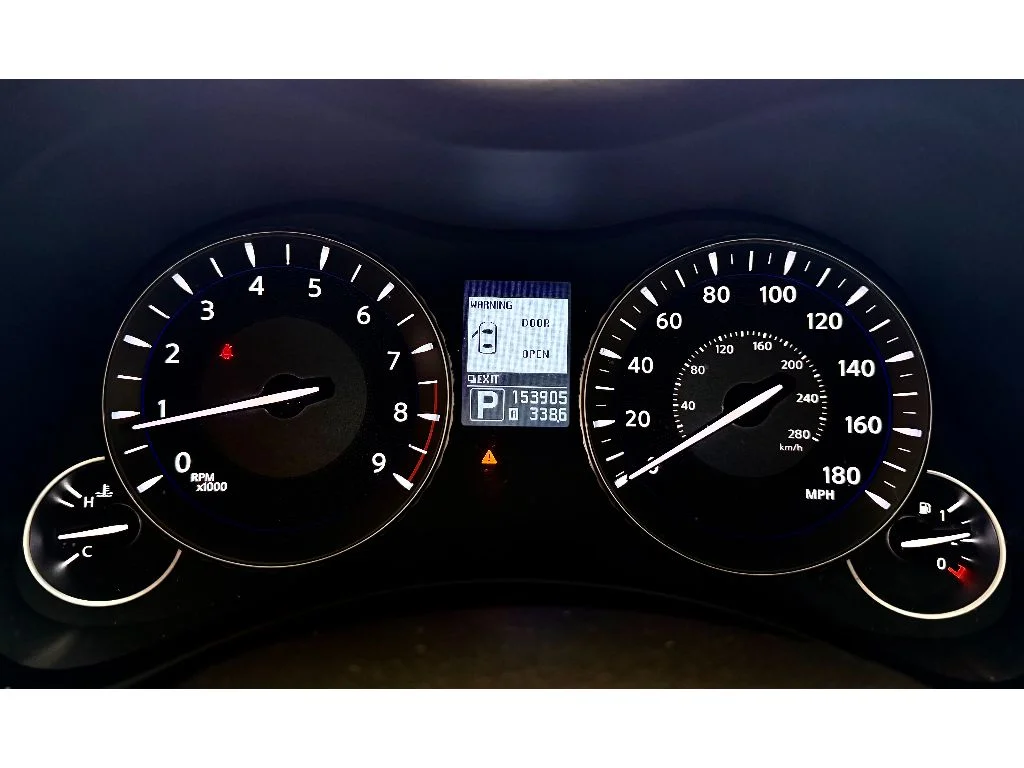 Used 2011 Black Obsidian INFINITI Base image 9