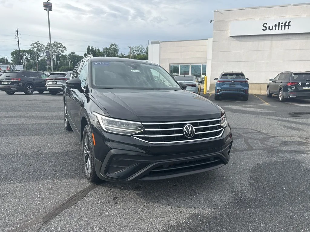 Certified Used 2022 Black Volkswagen 2.0T SE image 6