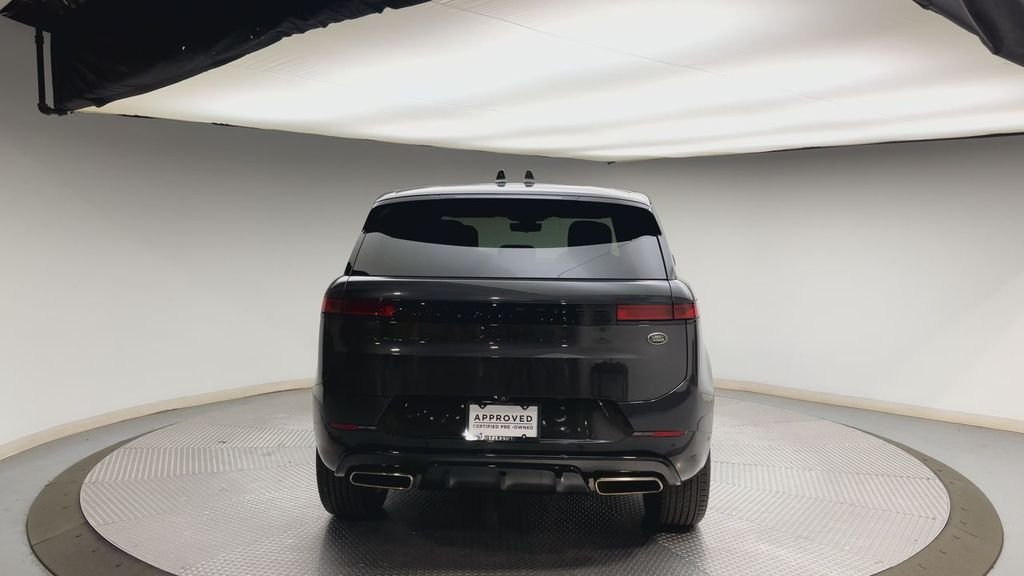 Used 2023 Carpathian Gray Premium Metallic Land Rover SE Dynamic image 3