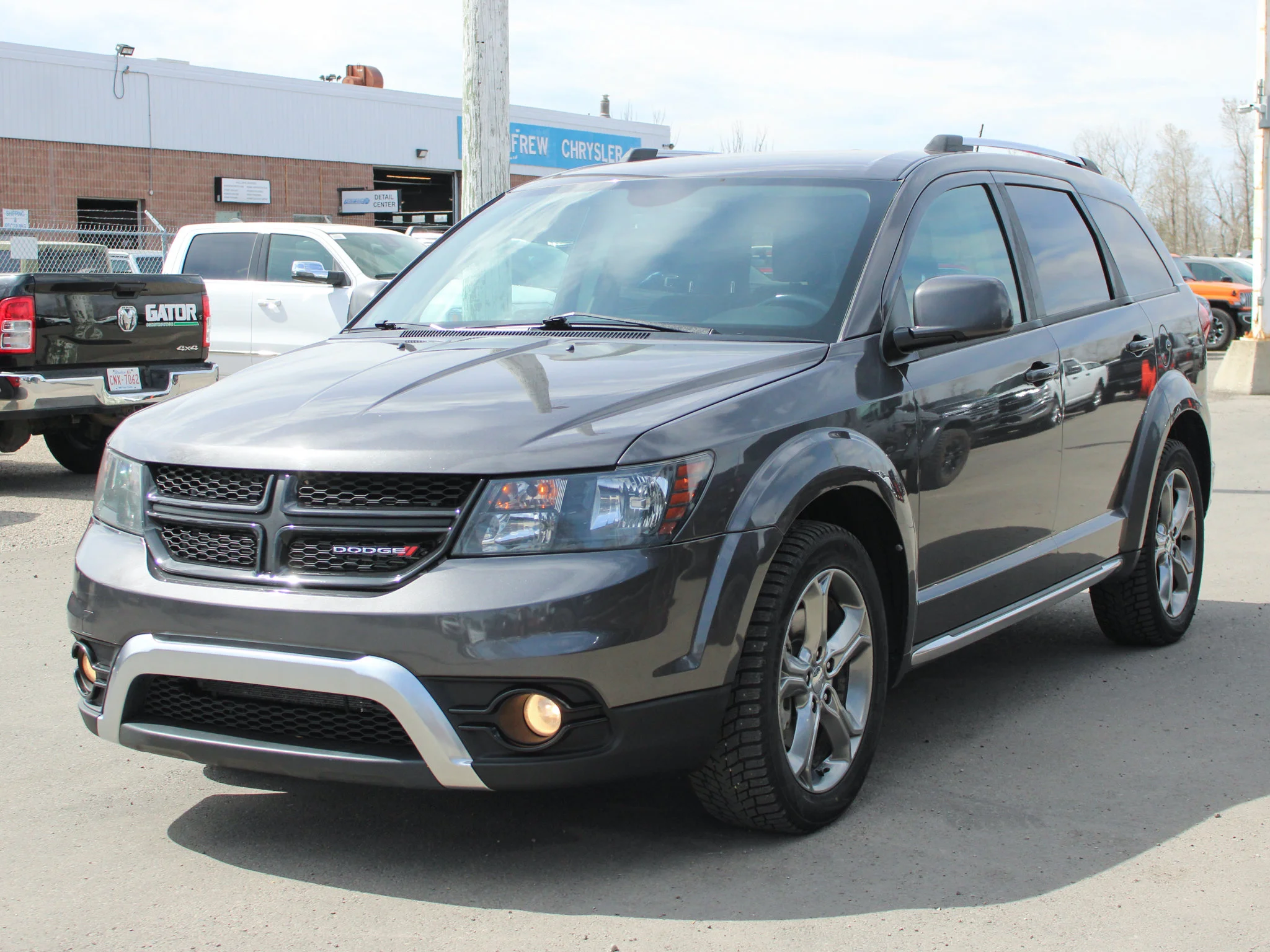 Used 2017 Grey Dodge Crossroad * No Accidents | Heated Seats | V6 | Remote Start | Alpine image 10