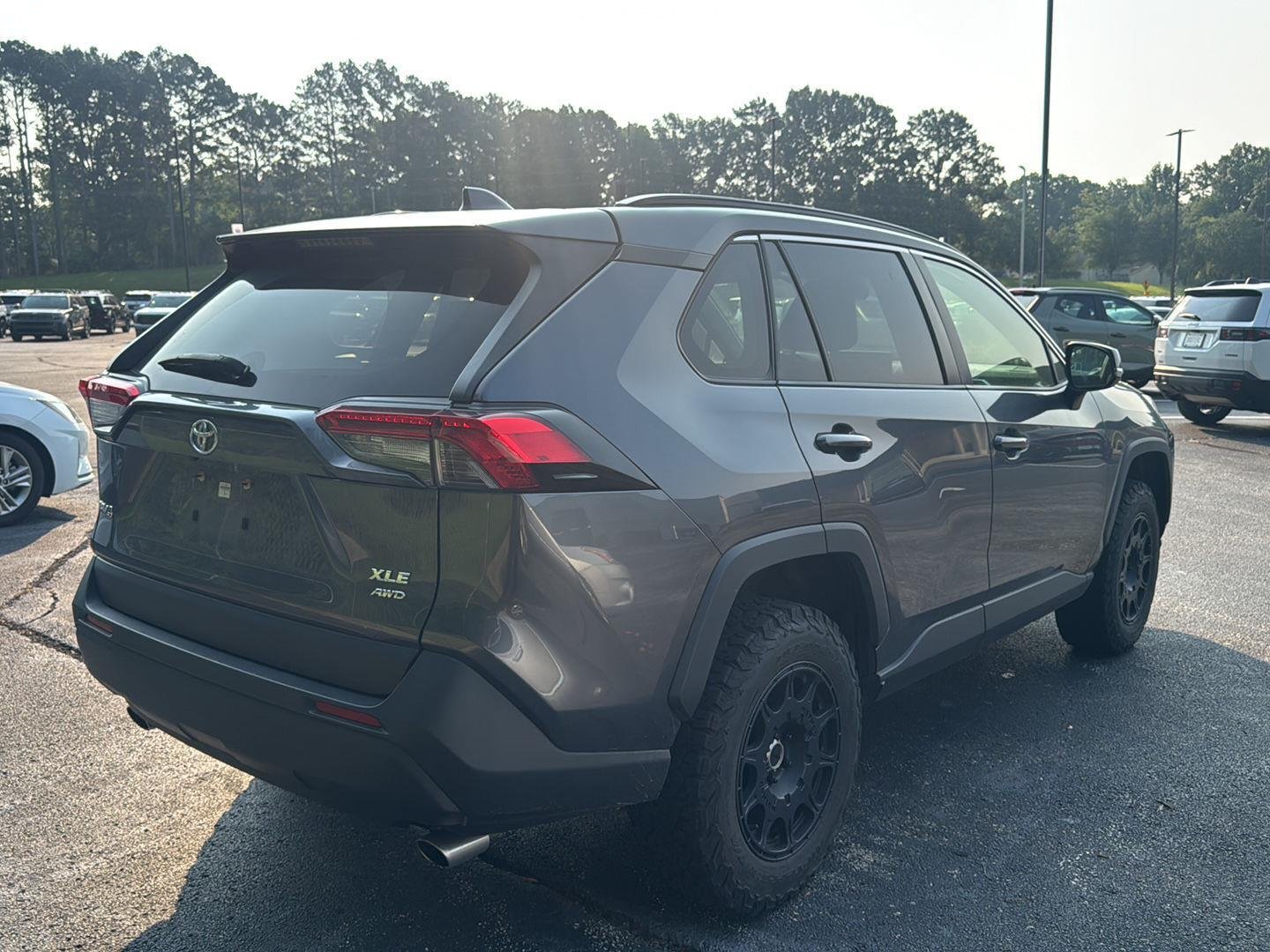 Used 2020 Magnetic Gray Metallic Toyota XLE image 3