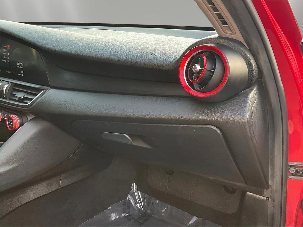 Used 2017 Rosso Alfa Alfa Romeo Base image 25