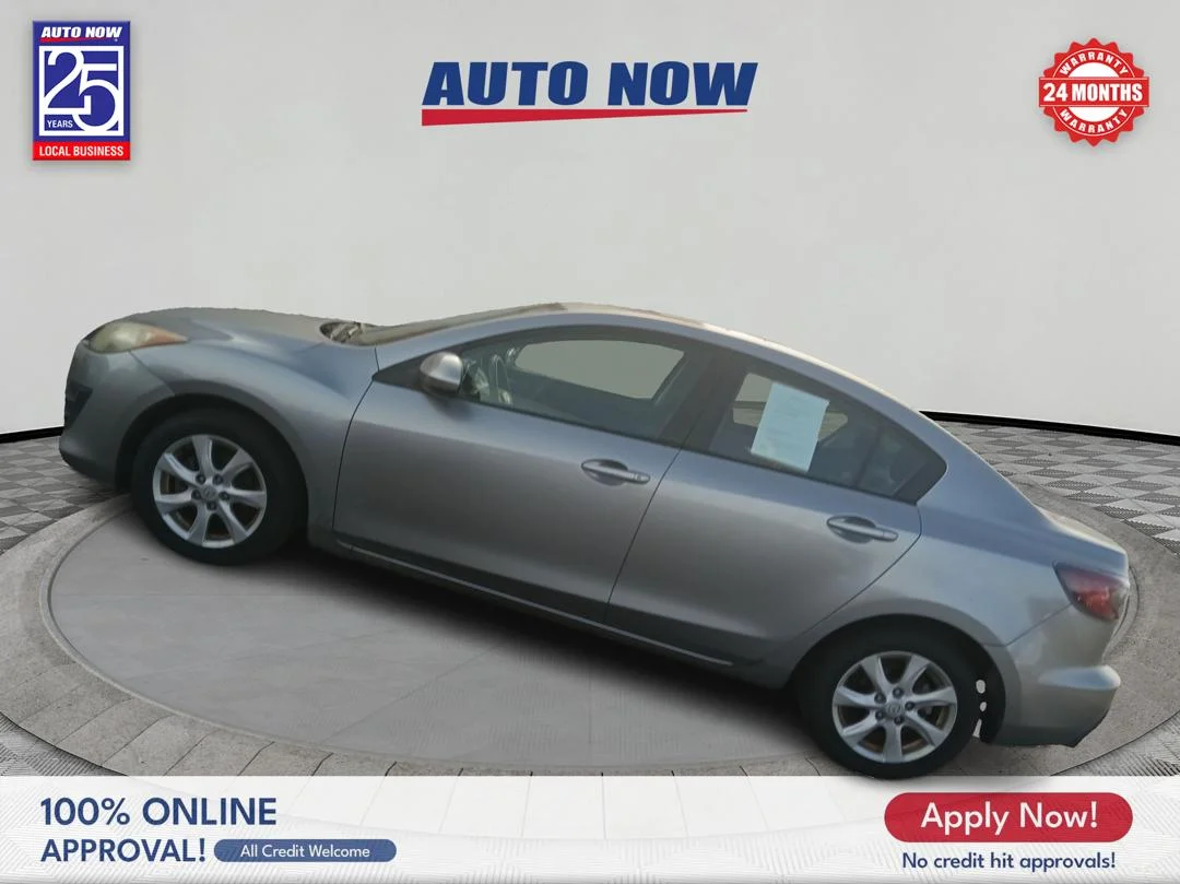 Used 2010 Silver Mazda i SV 4-Door image 3
