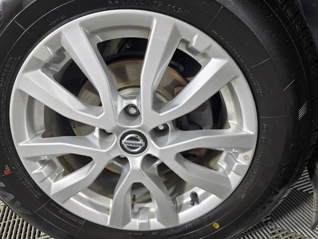 Used 2020 Brilliant Silver Metallic Nissan SV image 2