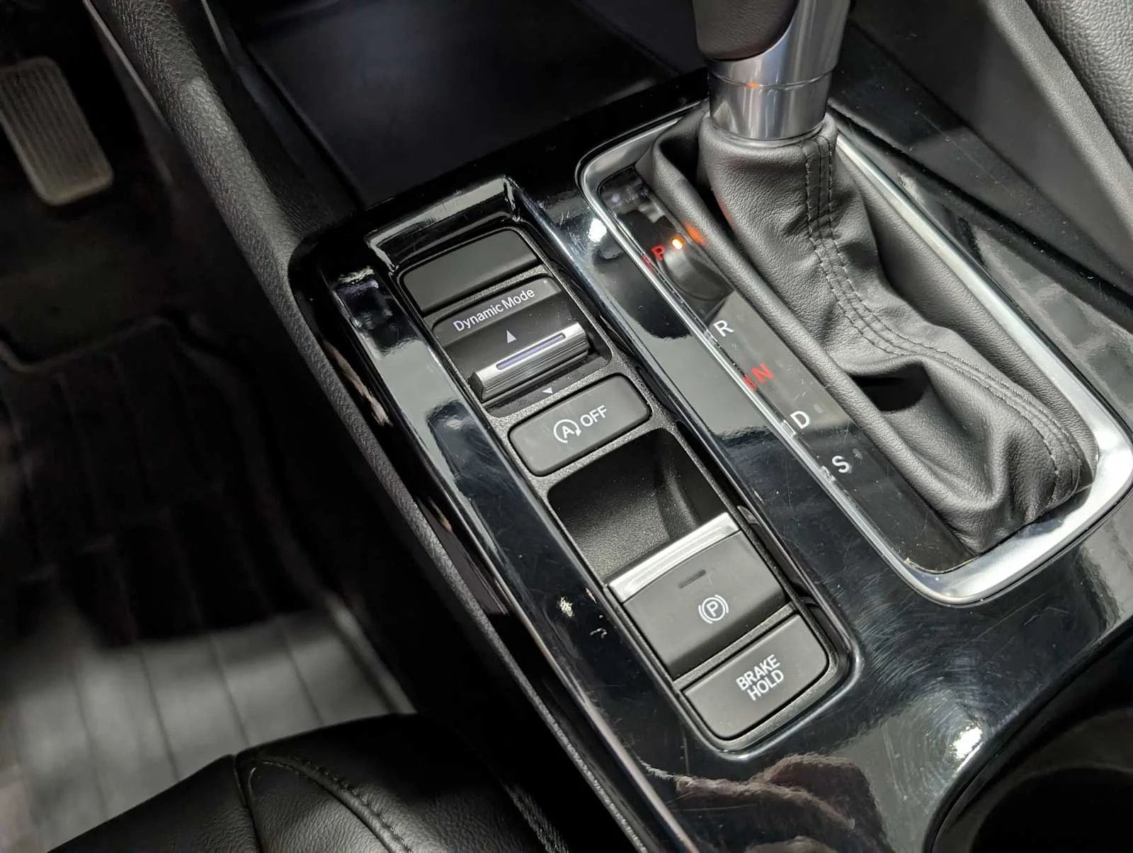 Used 2025 Liquid Carbon Metallic Acura  image 27