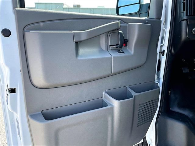 2026 Chevrolet Express Cargo Work Van - Photo 22
