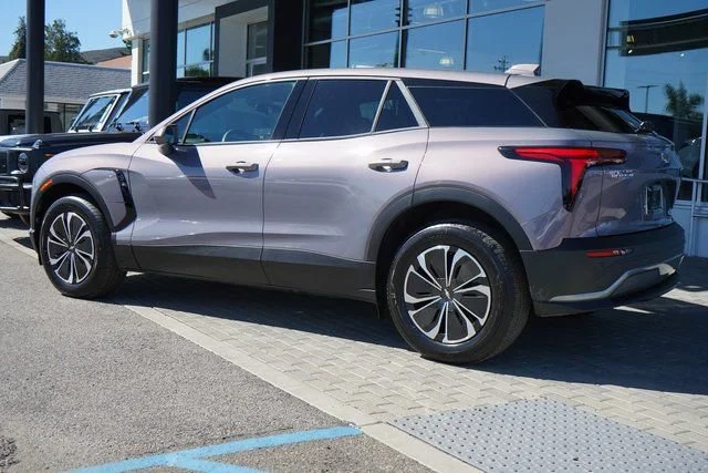 2025 Chevrolet Equinox EV LT - Photo 6