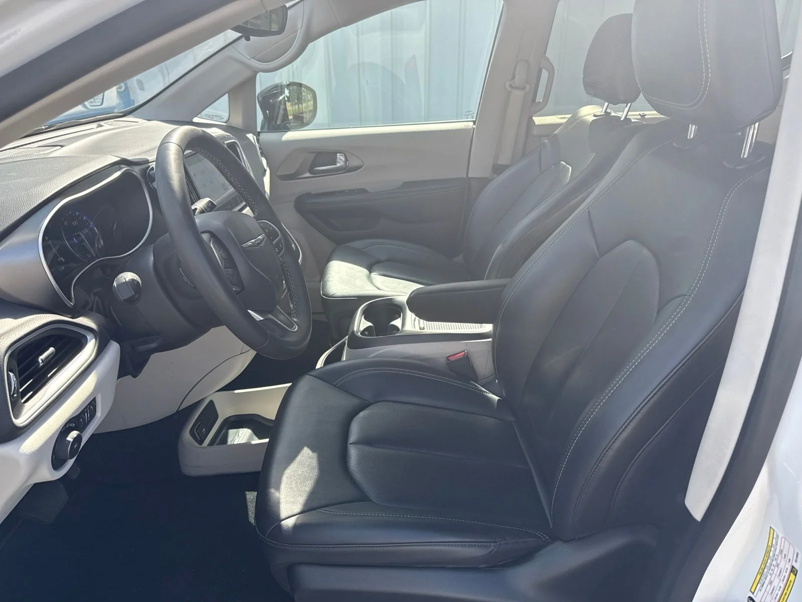 Used 2024 Bright White Clearcoat Chrysler Touring L image 7
