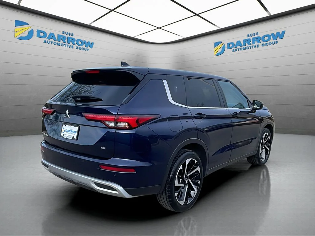Used 2024 Blue Mitsubishi SE image 5