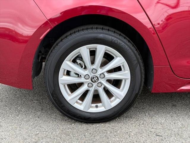 2025 Toyota Corolla LE - Photo 14