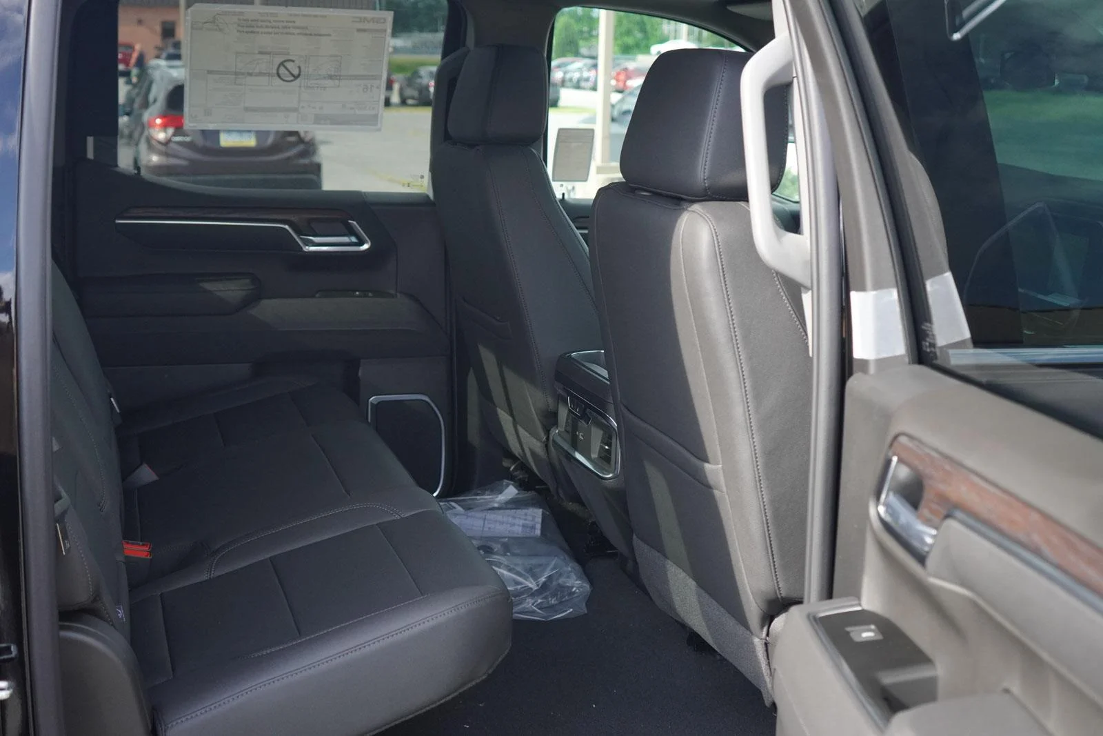 2026 GMC Sierra 1500 SLT - Photo 24